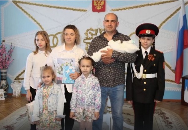 Брянский боец СВО Максим Марченков вернулся с передовой после рождения сына