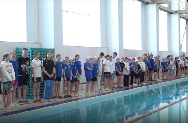 Победителями кубка губернатора по плаванию стали Артем Бородин и Полина Шевцова