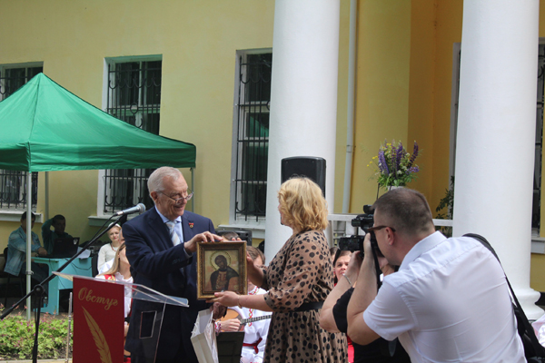 В Овстуге прошёл Всероссийский День поэзии