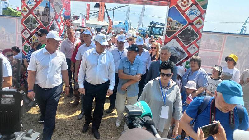 На Дне Брянского поля представлено Жуковское подворье