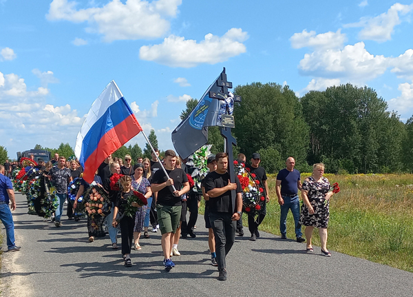 В Речице проводили в последний путь героя-земляка