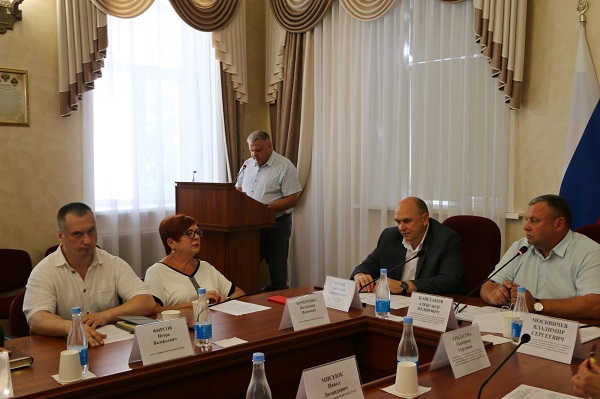 В Брянской областной Думе обсуждали развитие улично-дорожной сети