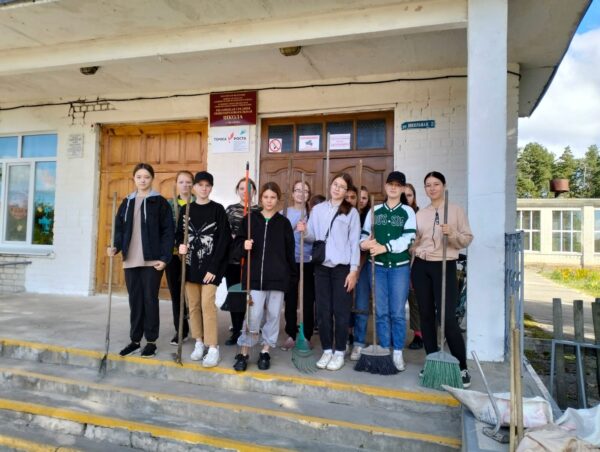 Ржаницкая школа присоединилась к экологическому субботнику «Зеленая Россия»