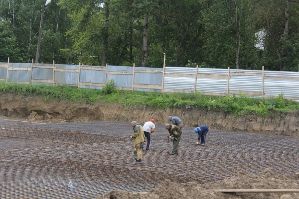 В брянском Карачеве строят спортивно-оздоровительный комплекс с бассейном