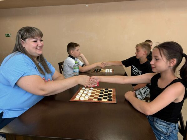 В Жуковке прошёл семейный шашечный турнир