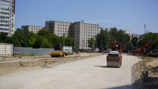 Строительство первой в Брянске дороги с велодорожкой  проверил  губернатор