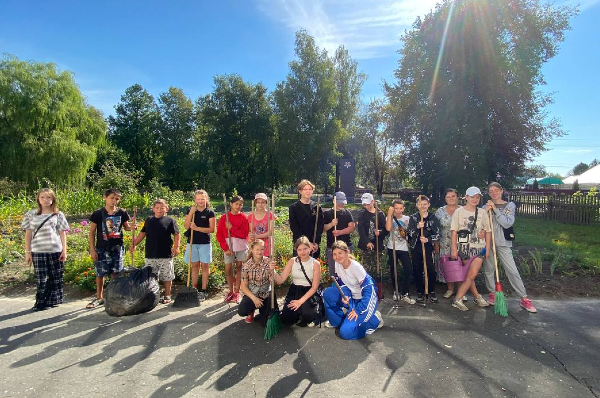 В Ржаницкой школе прошёл субботник