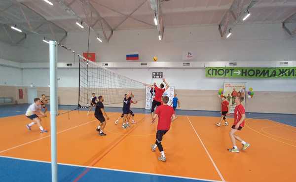 В брянской Жуковке прошёл волейбольный турнир