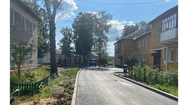 В Сельцо Брянской области по нацпроекту отремонтировали два двора