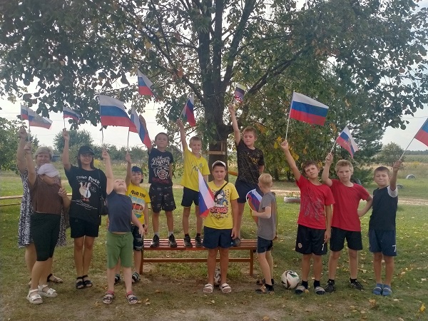 В Латышах прошли мероприятия, посвященные Дню Государственного флага России