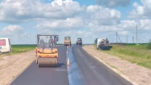 На Брянщине ремонтируют участки автодороги Стародуб – Новые Ивайтёнки