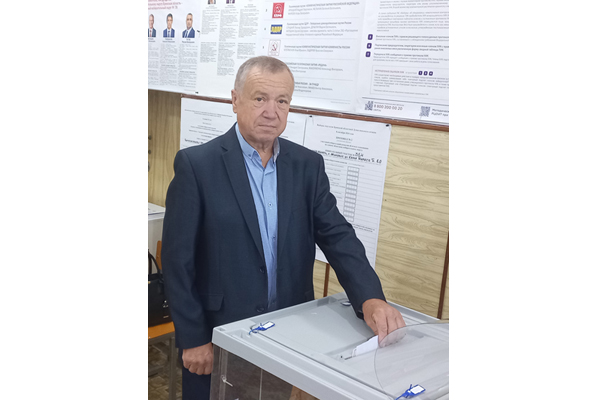 На выборах проголосовал глава Жуковского округа Владимир Латышев