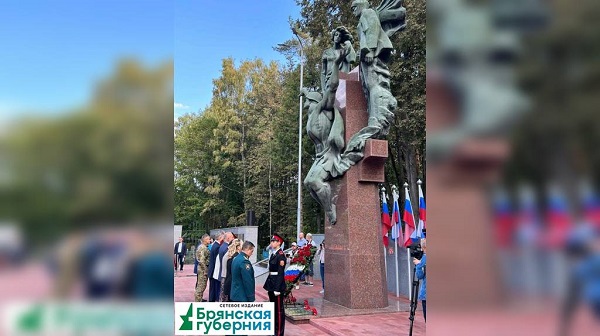 В Брянске открыли Воинский мемориал после ремонта