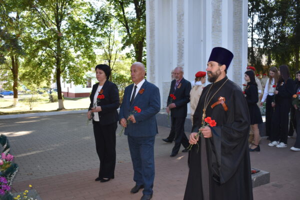 В Сураже отпраздновали  81-ю годовщину освобождения от немецко-фашистских захватчиков