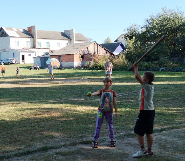 В Речице играли в лапту