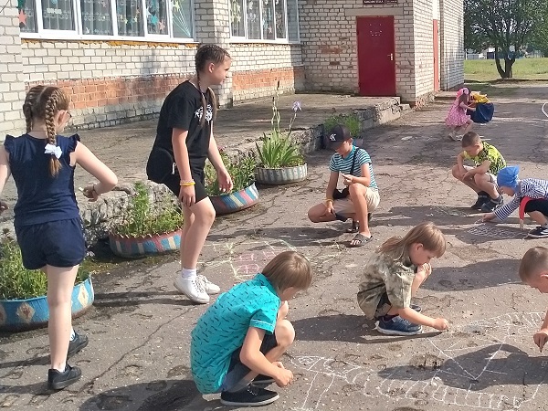 В Латышах прощались с летом