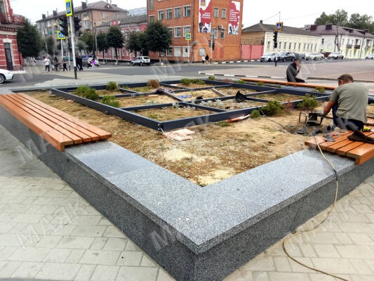 На главной площади брянского Новозыбкова продолжается реконструкция