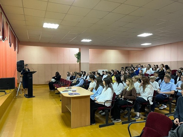 Жуковским школьникам рассказали о недопустимости управления мопедами и скутерами без водительского удостоверения