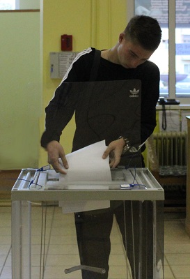 В Жуковском округе впервые голосуют молодые граждане