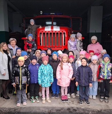 Дошколята «Солнышка» побывали в местной пожарной части