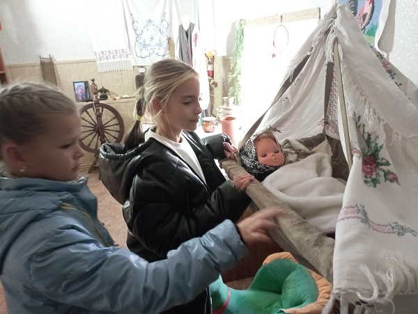 В Шамординском СДК состоялась экскурсия по комнате крестьянского быта