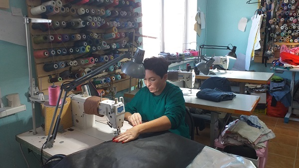 Жуковские волонтеры шьют антидроновые одеяла