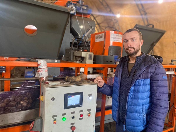 Фермер из брянской Суземки  безвозмездно обеспечил картофелем детские сады района