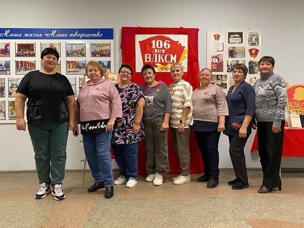 В Овстуге отпраздновали День комсомола