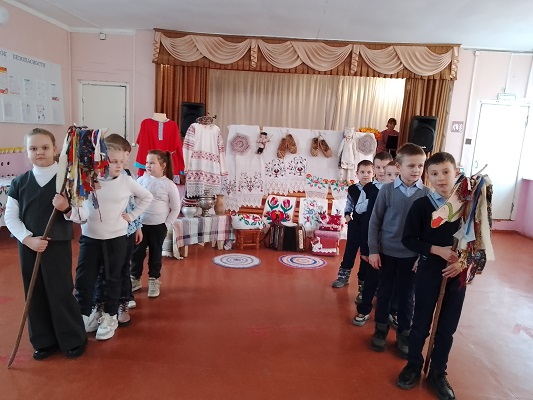   В Летошницком СДК  прошёл час  краеведения «Старину мы помним, старину мы чтим»