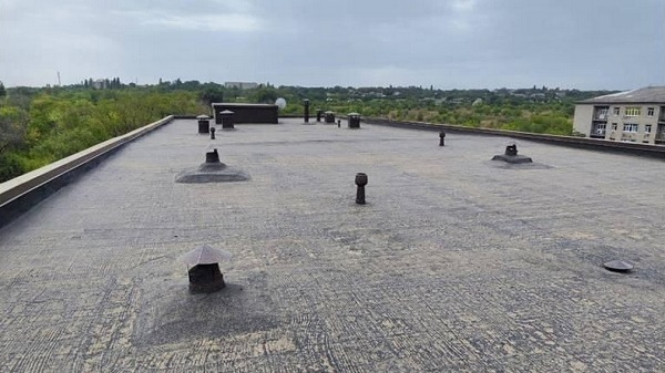 В этом году брянские специалисты капитально отремонтировали 34 кровли в Брянке