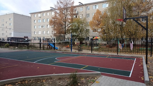 На территории Жуковской школы №1 появилась спортплощадка