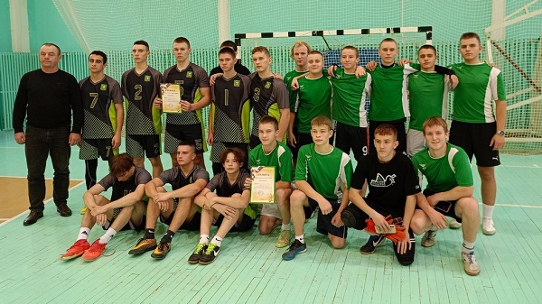 Брасовские футболисты стали победителями зональных соревнований