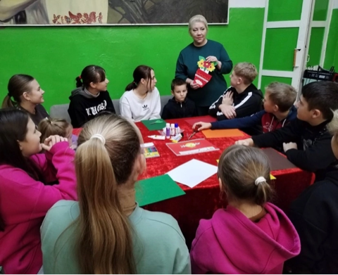 Открытку для мамы мастерили в Речице