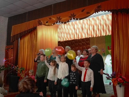 В Шамординском Доме культуры состоялся праздничный концерт «Свет материнской любви…»