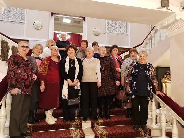 Члены Жуковского Совета ветеранов посетили Брянский драматический театр