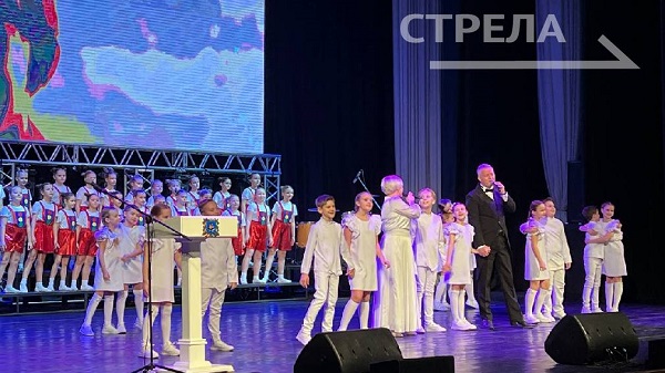 Концерт в честь Дня матери проходит в Брянске