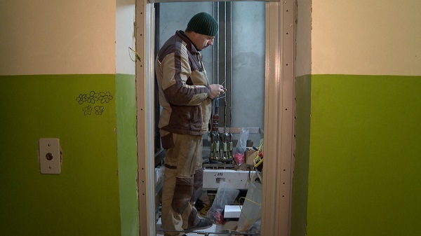 На Брянщине меняют лифты