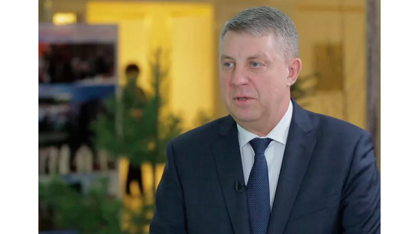 Губернатор Богомаз рассказал Первому каналу о мерах поддержки брянских семей