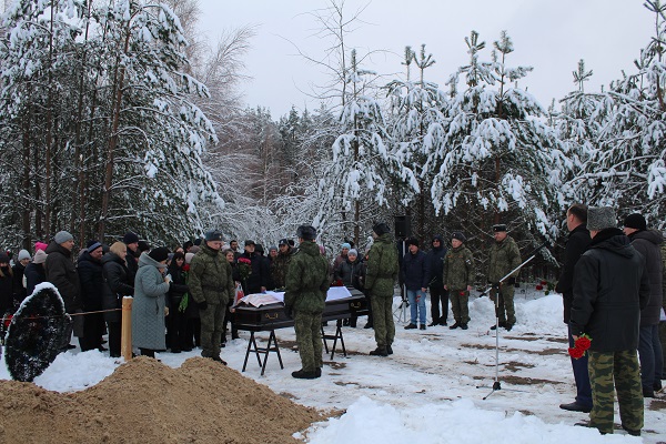 На кладбище простились с участником СВО