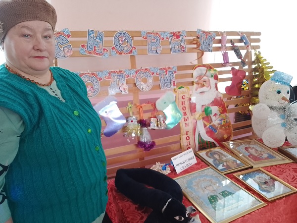 В Летошницком СДК организовали выставку С.Н. Сенченковой