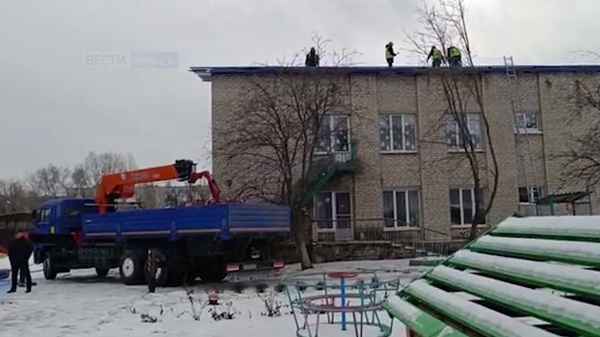 В Брянке продолжают работать брянские специалисты