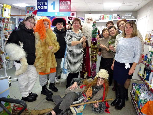 В преддверии Нового года Дед Мороз прошелся по улицам села Ржаница