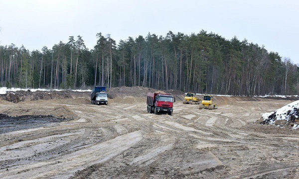 В брянском Сельцо рекультивируют несанкционированную свалку твердых бытовых отходов.