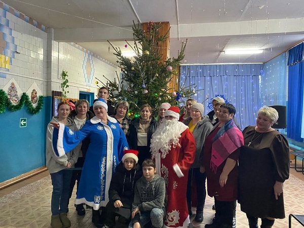 Самодеятельные артисты Шамордино выступили в Задубравье