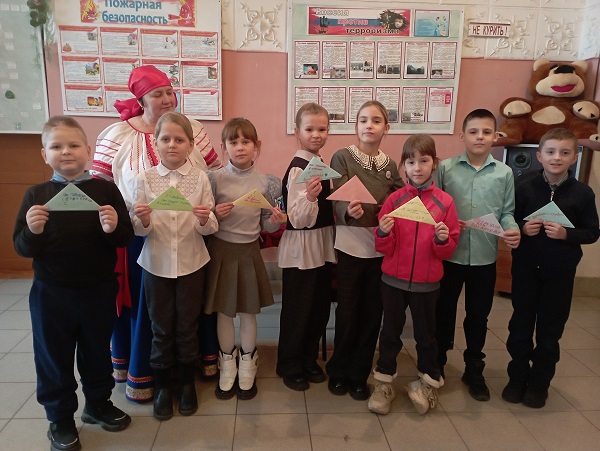 Шамординские ребята присоединились к  Всероссийской  акции «Рисунок для солдата»