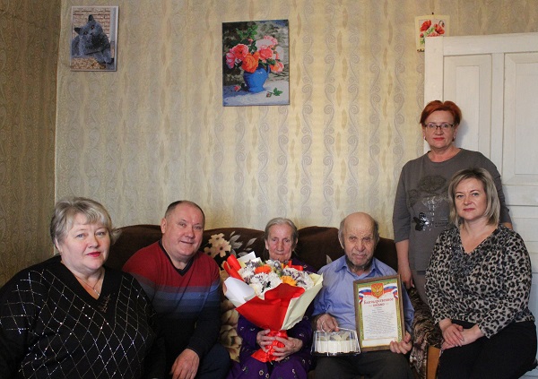 В Шамордино супружескую пару поздравили с  золотой свадьбой