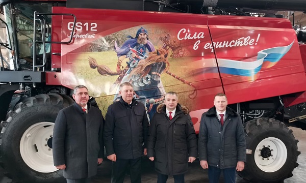 Губернатор Брянской области Александр Богомаз и председатель Гомельского облисполкома Иван Крупко посетили завод «Брянсксельмаш»