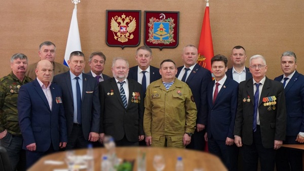 Губернатор Александр Богомаз встретился с активом ветеранских организаций