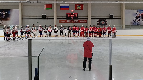 В Жуковском ледовом дворце стартовал хоккейный турнир в честь 23 Февраля