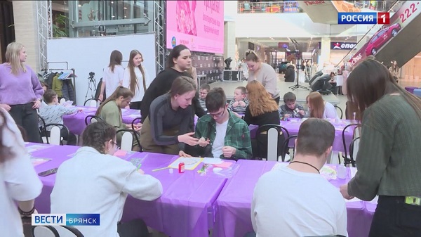 Волонтёры-медики организовали праздник для детей с ограниченными возможностями здоровья и их мам